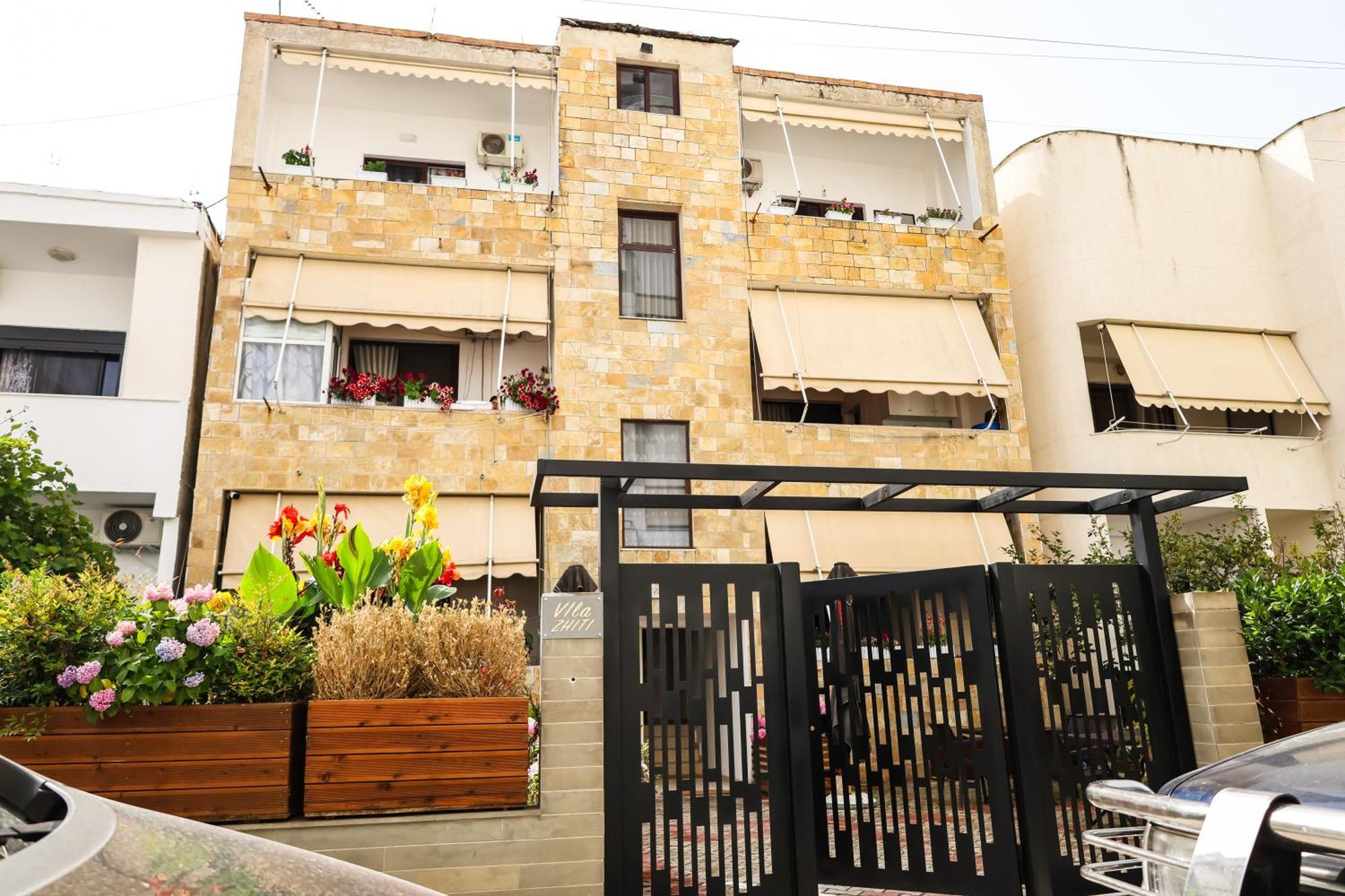 דורס Vila Zhiti מראה חיצוני תמונה